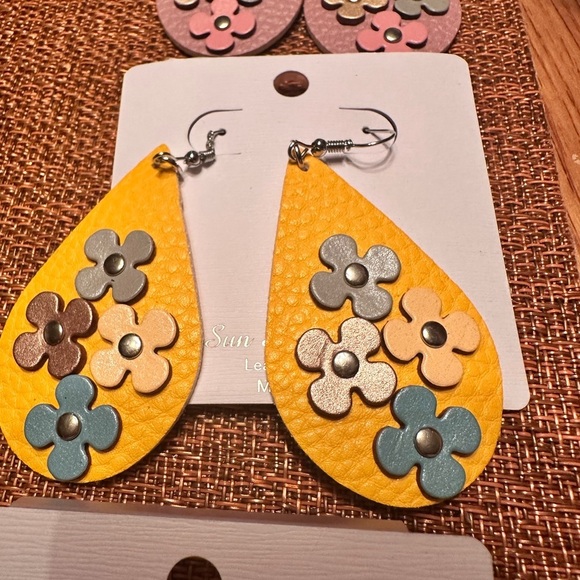 Fishhook pleather earrings, set of 3 - Picture 4 of 9
